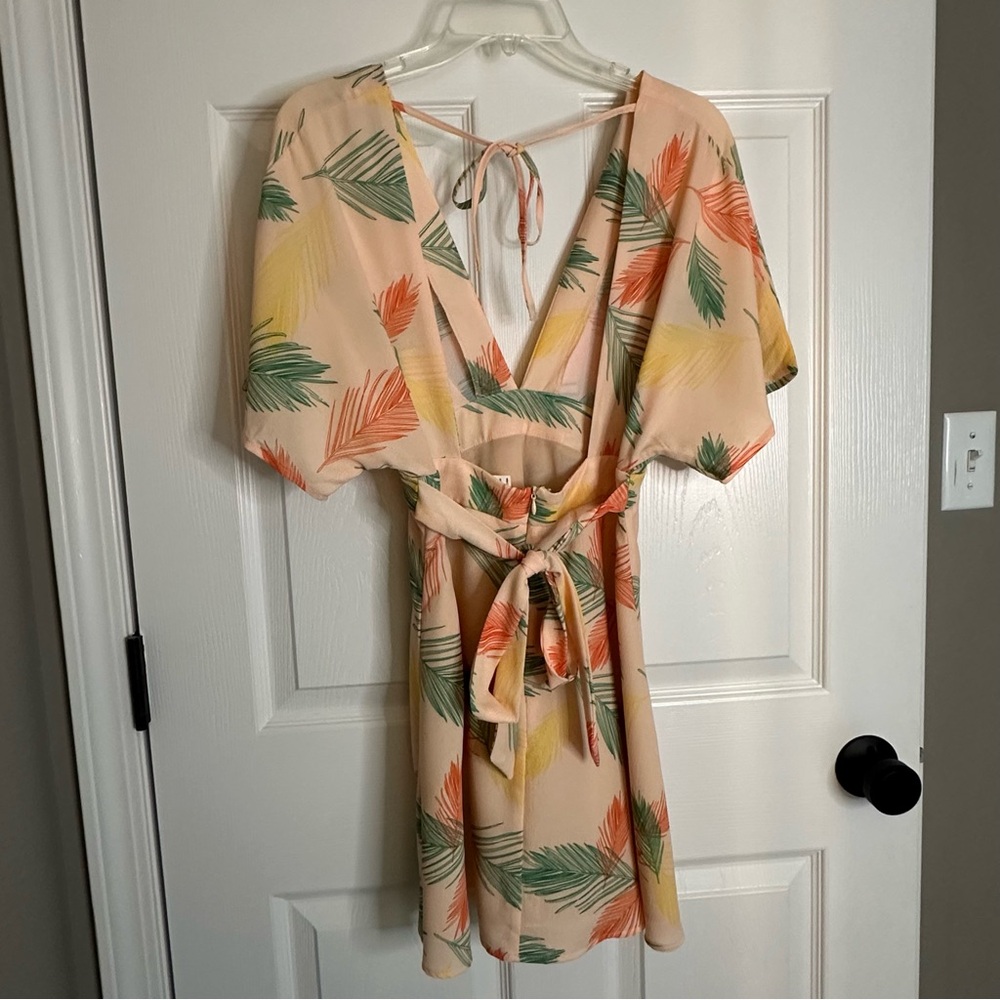 Low Cut Peach Dress with Back Cut Out - Picture 3 of 10